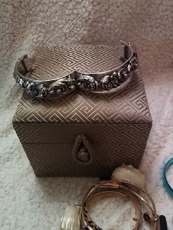 Whiting & Davis Silver Floral Relief Bangle Bracelet - Picture 2 of 3